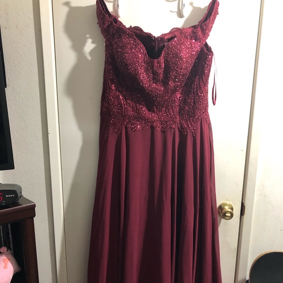 PROM OR FORMAL DRESS - Picture 2 of 3